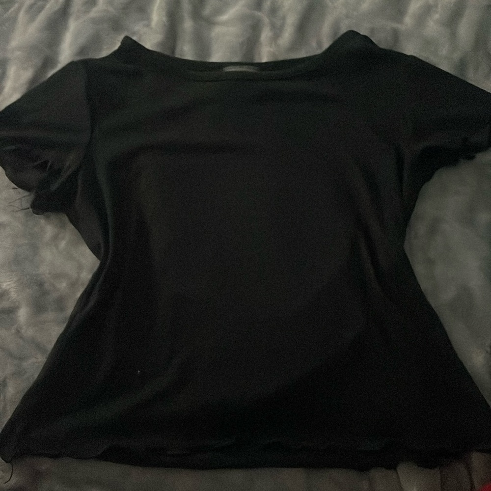 Cute and simple black top